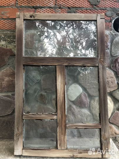 Стариннная оконная рама