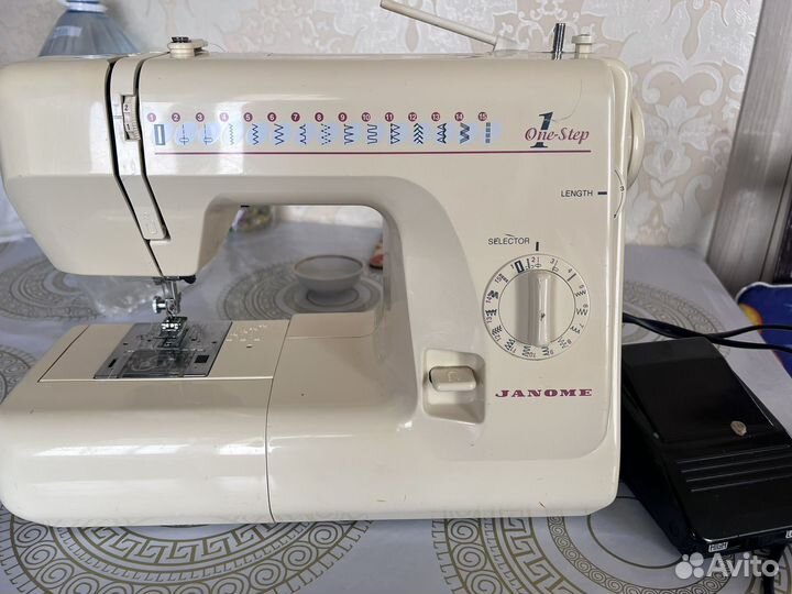 Швейная машина janome