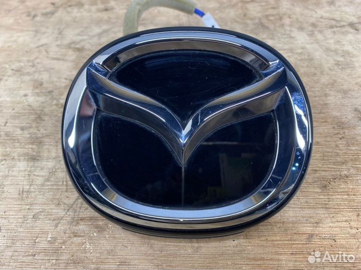 Шильдик (Значок) задний Mazda Mazda3 BP 2019-2022