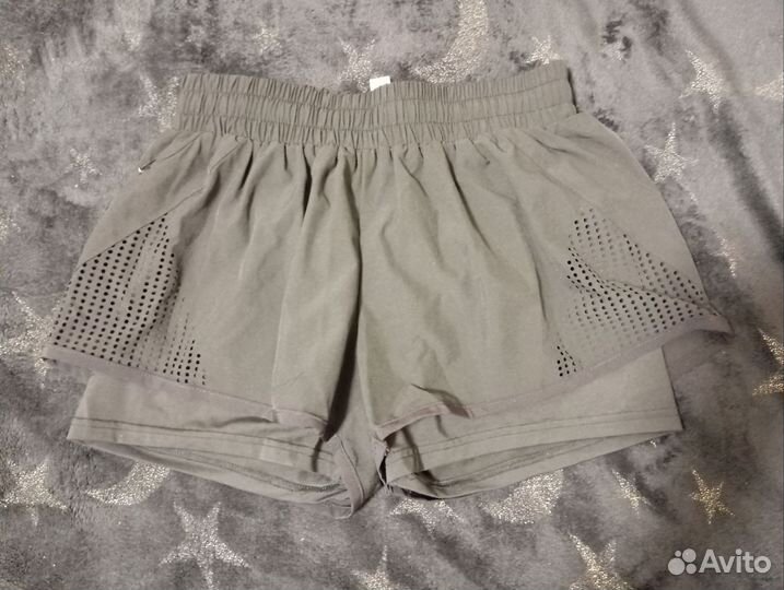 Спортивные шорты женские