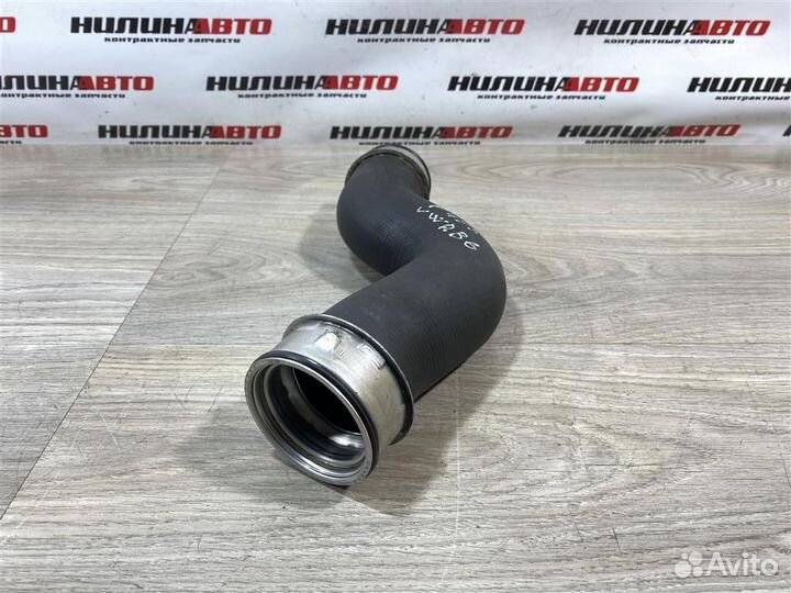 Патрубок интеркулера VW Пассат Б6