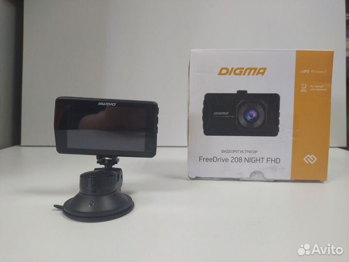 Видеорегистратор Digma FreeDrive 208 night