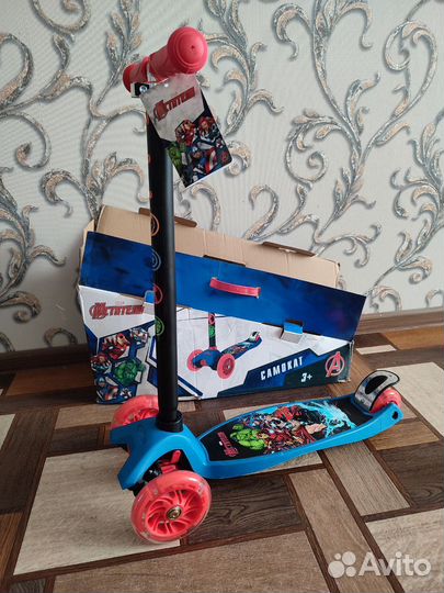 Самокат детский трехколесный новый