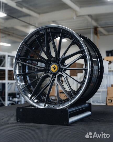 Кованые диски GT Forged R23 на Lamborghini Urus