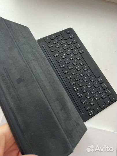 SMART keyboard iPad 10.5 чехол-клавиатура
