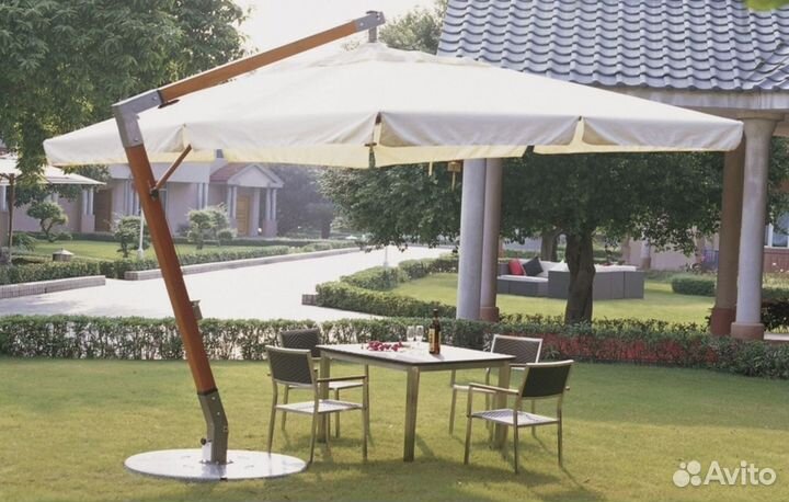 Большой зонт на боковой опоре для дачи 4х4
