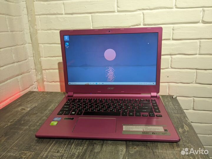 Игровой розовый ноутбук Acer i5/hdd500/12gb/740m