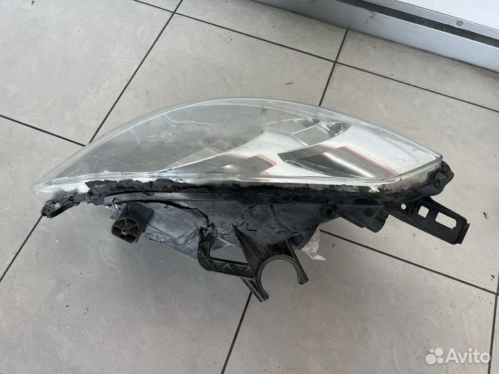 Передние фары Peugeot Partner