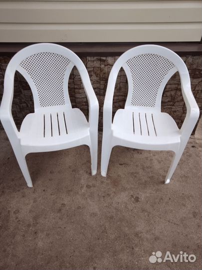 Стулья пластиковые