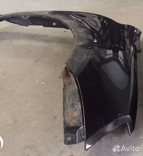 Продам переднее правое крыло на Ладу Гранту