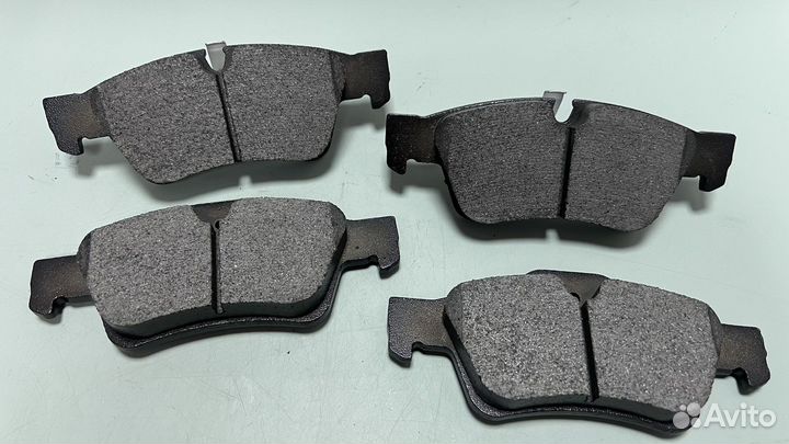 Тормозные колодки передние Mercedes w164