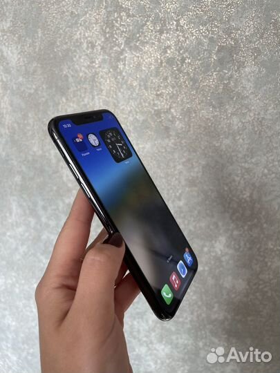 iPhone X, 64 ГБ