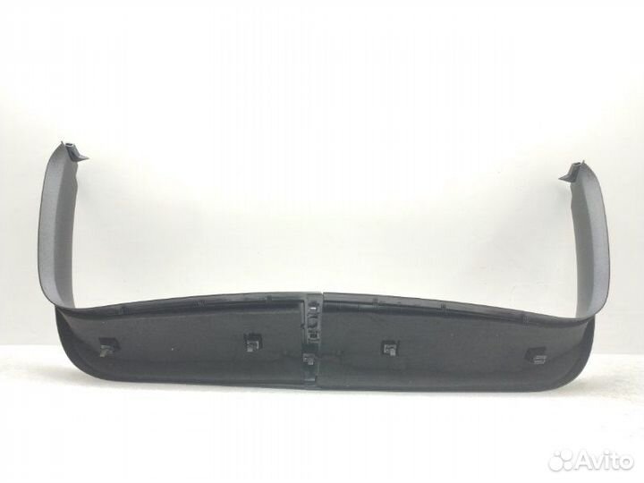 Обшивка крышки багажника задняя Mercedes-Benz