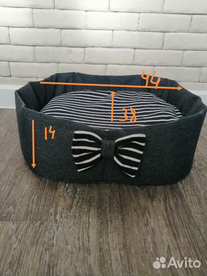 Лежанка для кошек и собак (ручной работы)