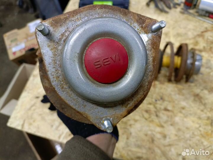 Передние стойки в сборе Ваз 2110-2111-2112