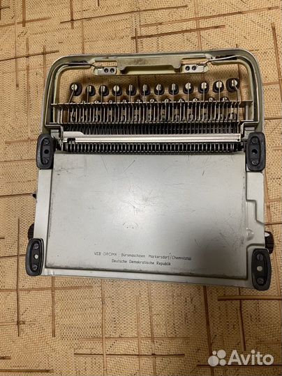 Пишущая(печатная) машинка Kolibri