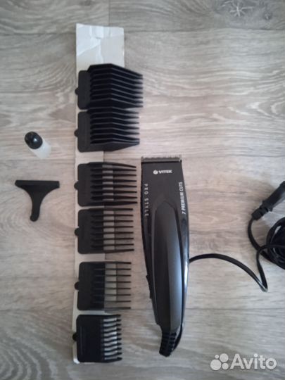Машинка для стрижки Vitek VT-2518 BK