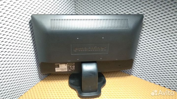 Широкоформатный ЖК монитор Emachines E190HQV