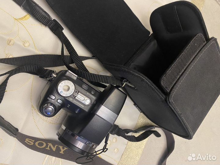 Зеркальный фотоаппарат Sony с сумкой