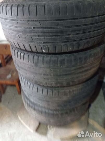 Nokian Tyres Hakka Blue 2 215/65 R16 102G