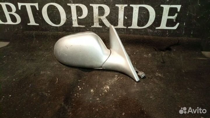 Переднее правое зеркало Mazda 626