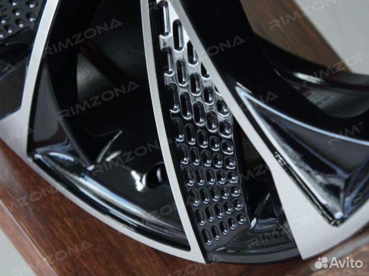 Литые диски RS7 R21 на Audi. Арт3395