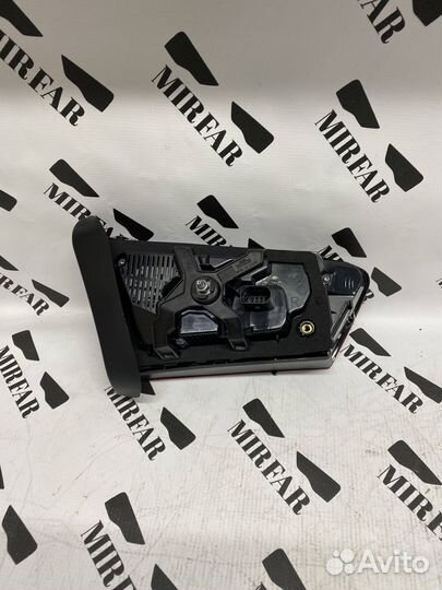 Задний правый внутренний фонарь Audi A6 C7 14-18