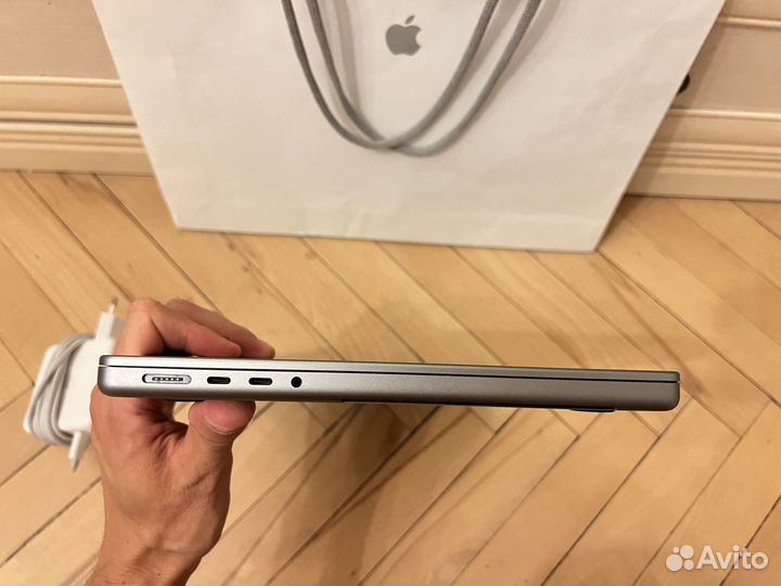 MacBook Pro 14 M1 Pro 32Gb 512Gb 94 цикла акб