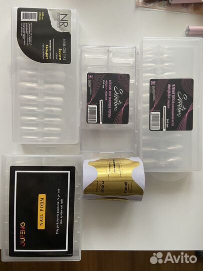 Гелевые типсы и многоразовые формы для ногтей