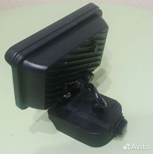 Аккумуляторный фонарь makita