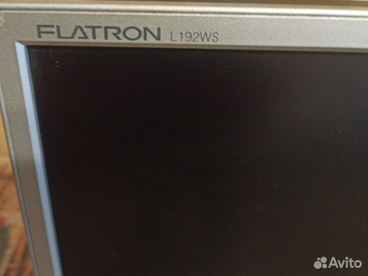 Монитор 19,22