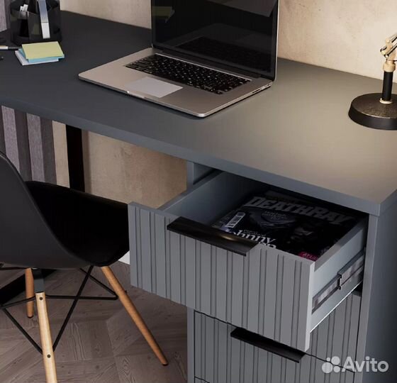 Стол письменный графит с чёрными ножками С1036