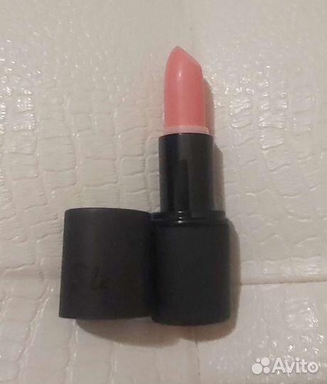 Sleek MakeUp помада