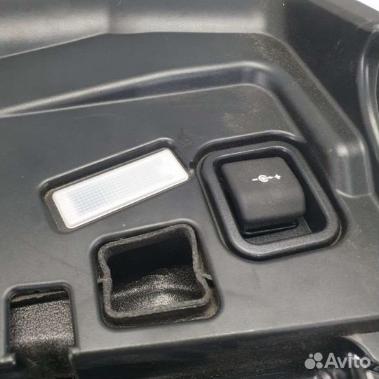 Пластик салона5145 9142656BMW5 F10/F11/GT F074.4Бензин