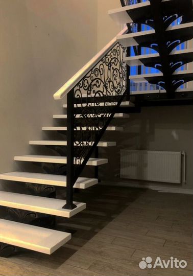 Лестница в коттедж