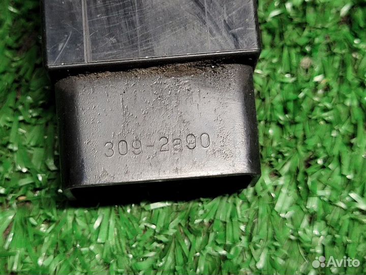 Кнопка аварийной сигнализации Toyota Avensis T220