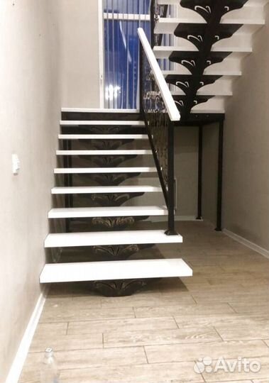 Лестница в коттедж