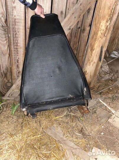 Передние правое сидение