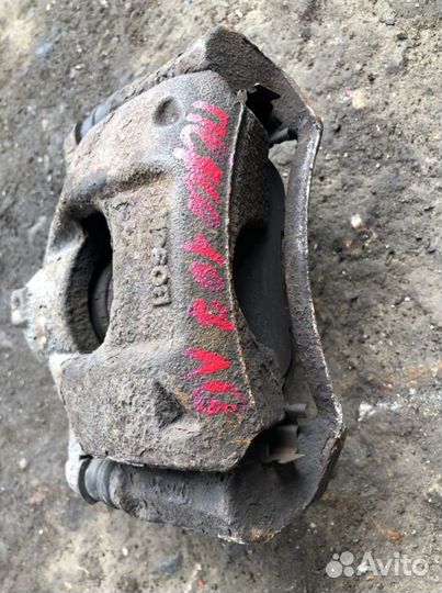 Тормозной суппорт передний левый peugeot 107