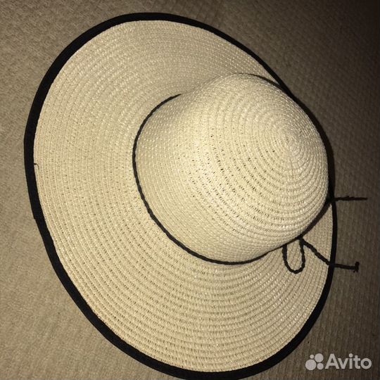 Женская соломенная шляпа пляжная
