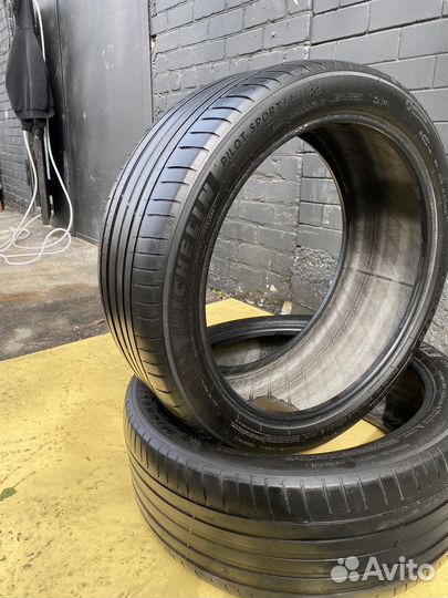 Michelin Pilot Sport 4 275/40 R22 112J