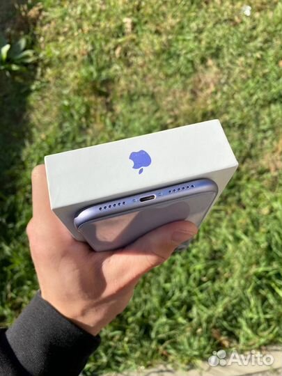 iPhone 11, 64 ГБ