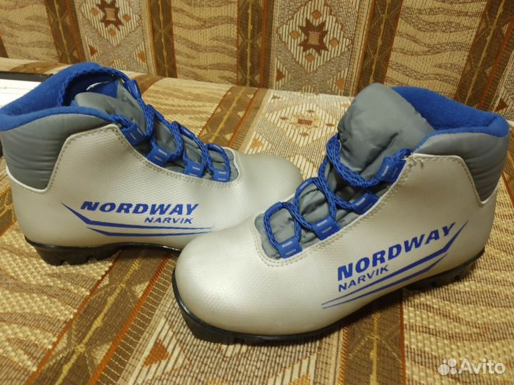 Лыжные ботинки р-р 33