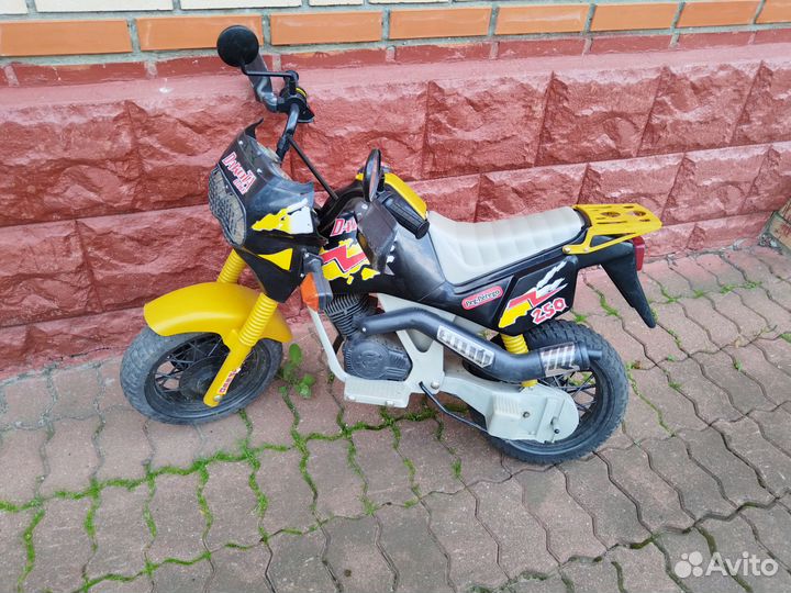 Детский электромотоцикл peg perego