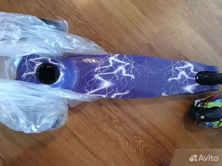 Самокат новый световые колеса