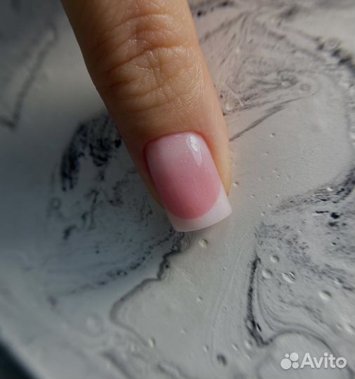 Требуется модель на маникюр