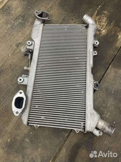 Интеркуллер Toyota Land Cruiser 200