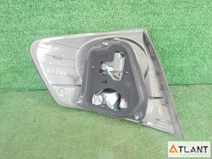 Фонарь задний правый toyota allion
