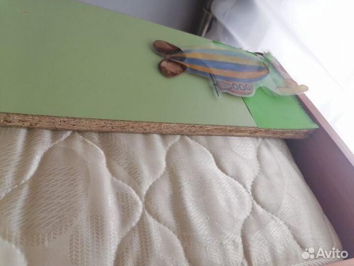 Детская кровать чердак со столом и шкафом