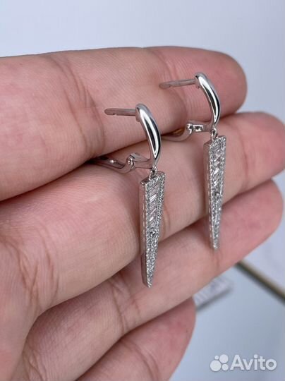 Золотые серьги с бриллиантами 0.752 ct. мюз